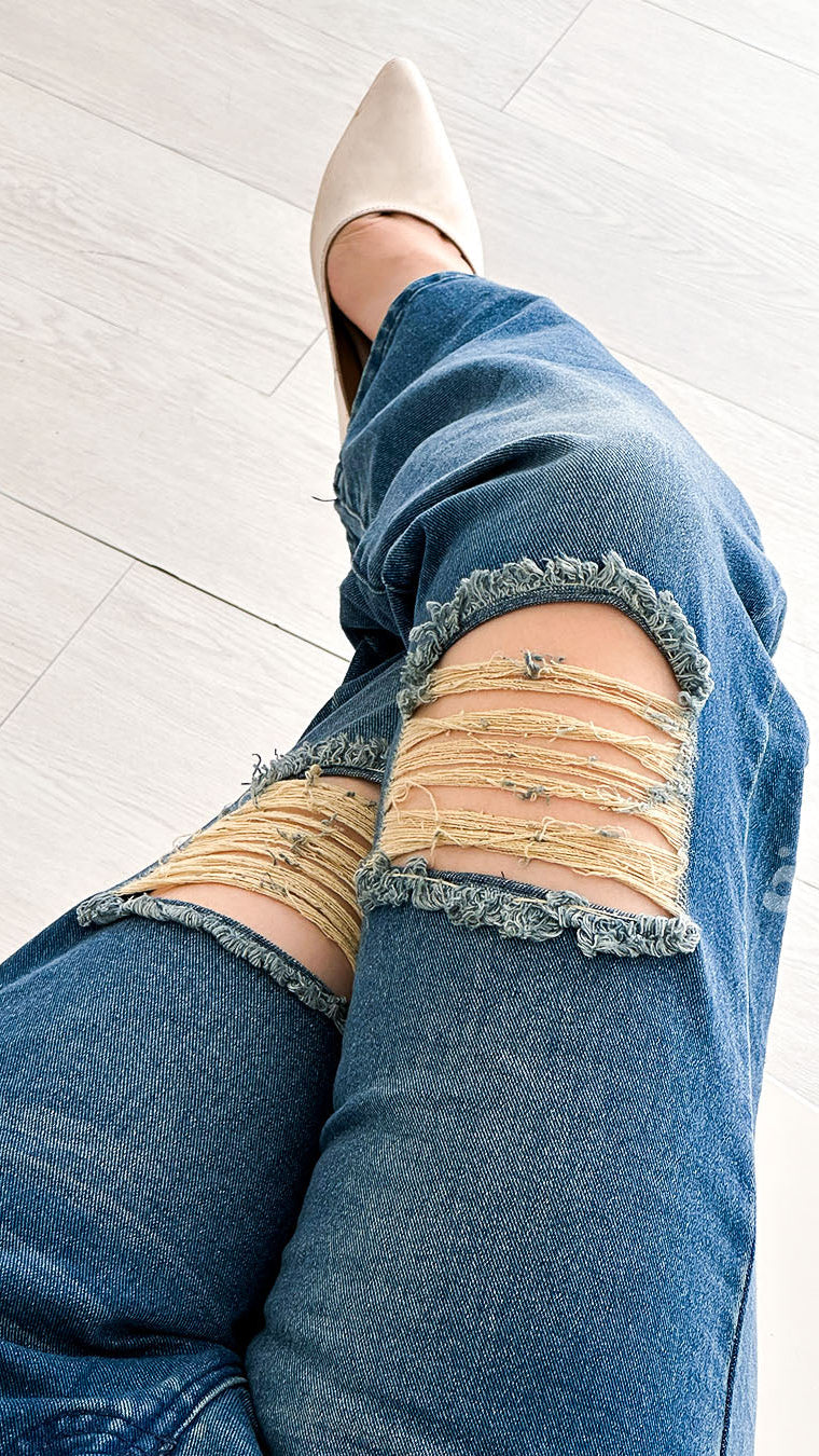 Zelda Ripped Straight Jeans